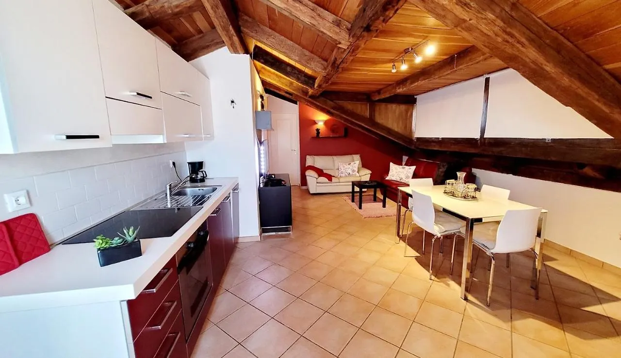 Apartment Sofia With Roof Terrace And Sea View In Gedici