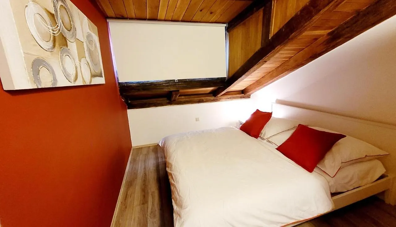 Apartment Sofia With Roof Terrace And Sea View In Gedici