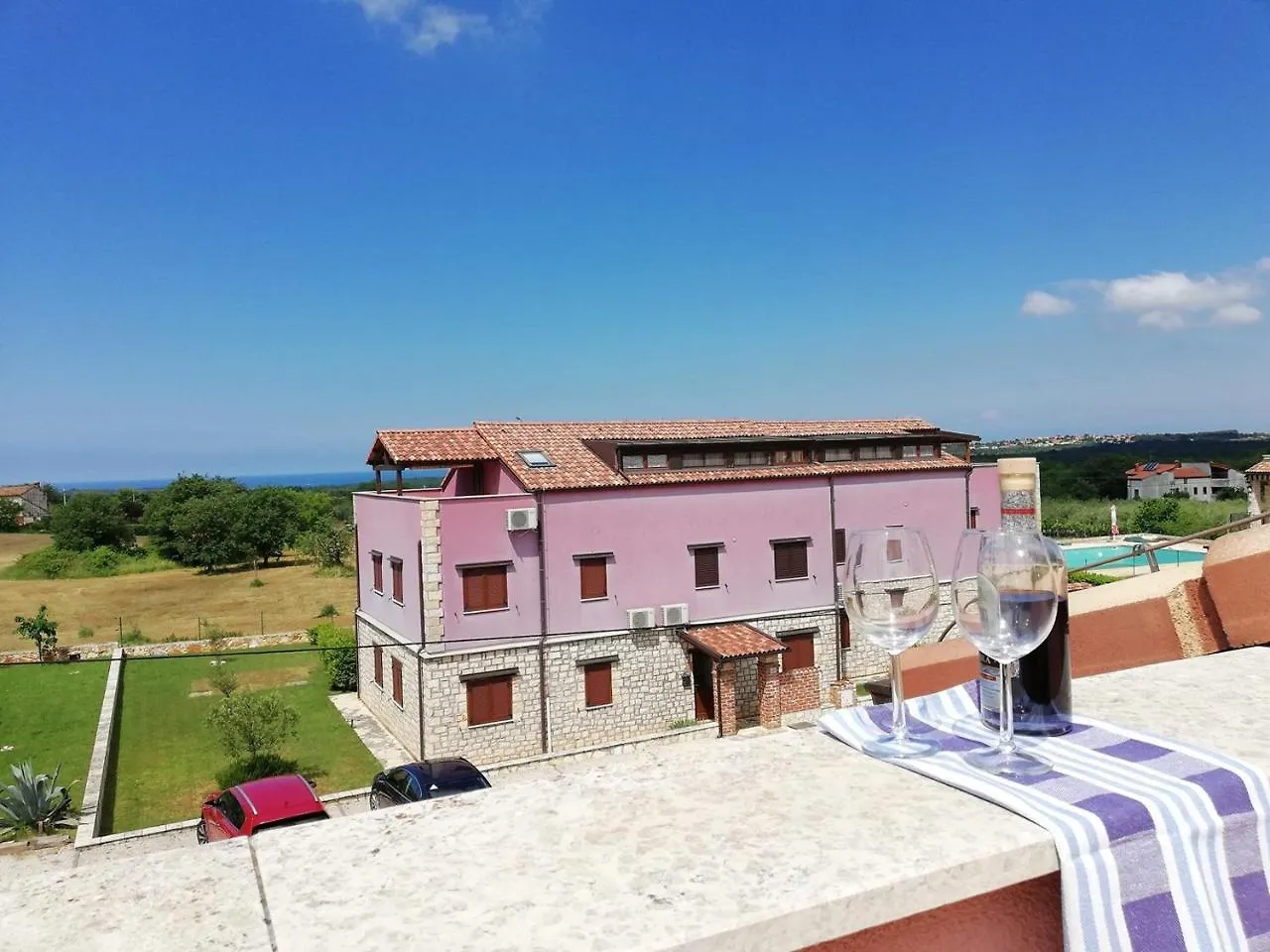 Apartment Sofia With Roof Terrace And Sea View In Gedici