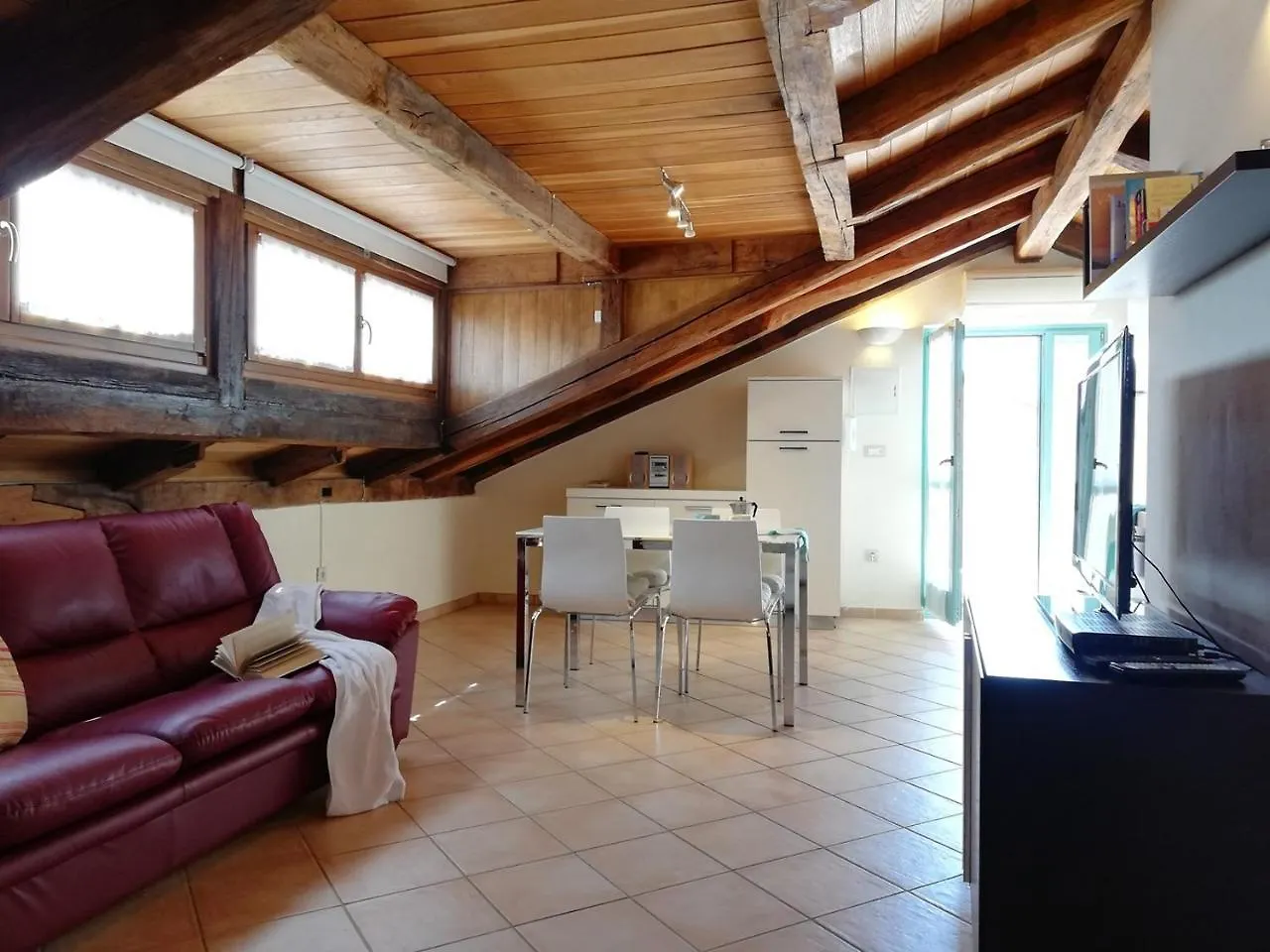 Apartment Sofia With Roof Terrace And Sea View In Gedici