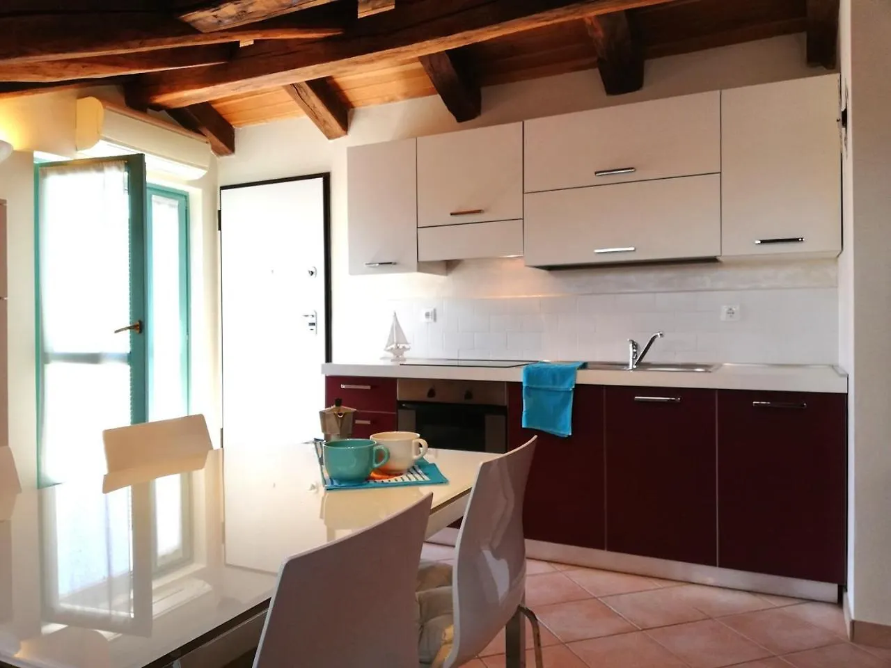 Apartment Sofia With Roof Terrace And Sea View In Gedici